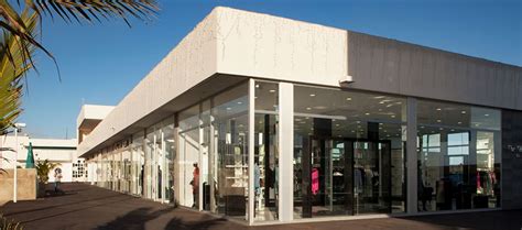 thin line boutique lanzarote.